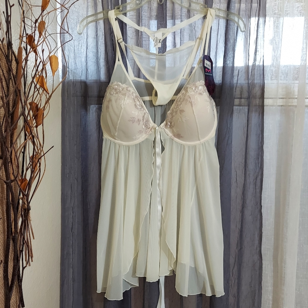 🌸Maidenform baby doll nighty, Bridal Lingerie, (38D- Cream)